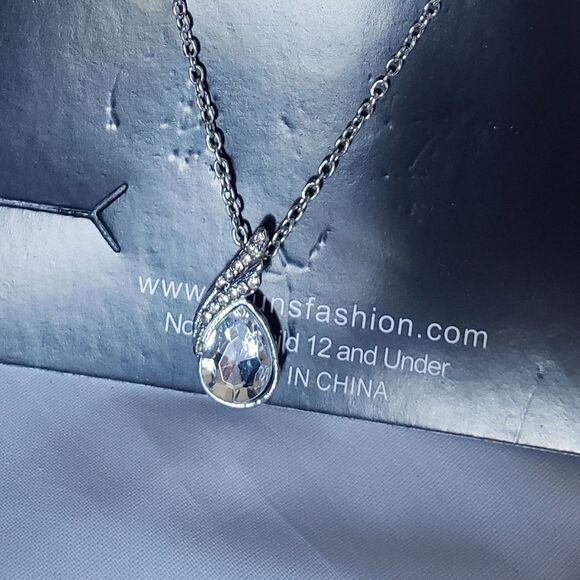 Necklace & Earrings set - Picture 3 of 5